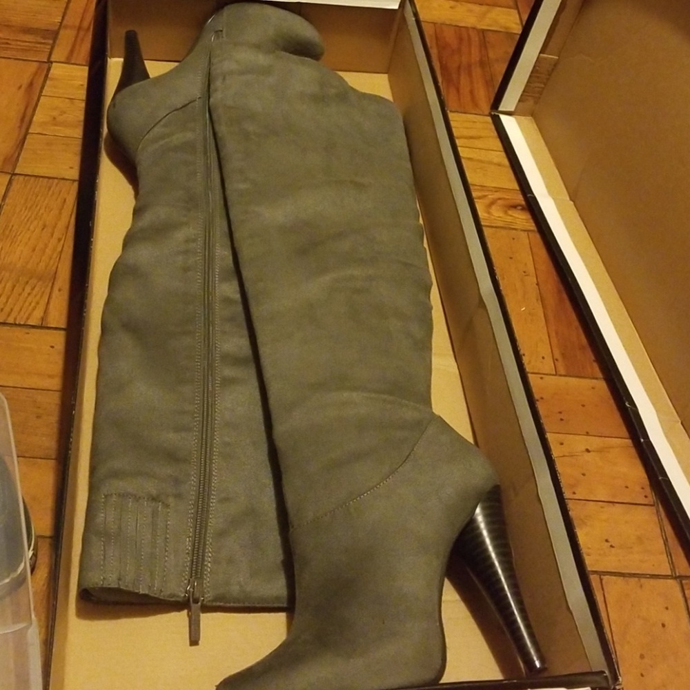 Michael Antonio suede Halpern boots